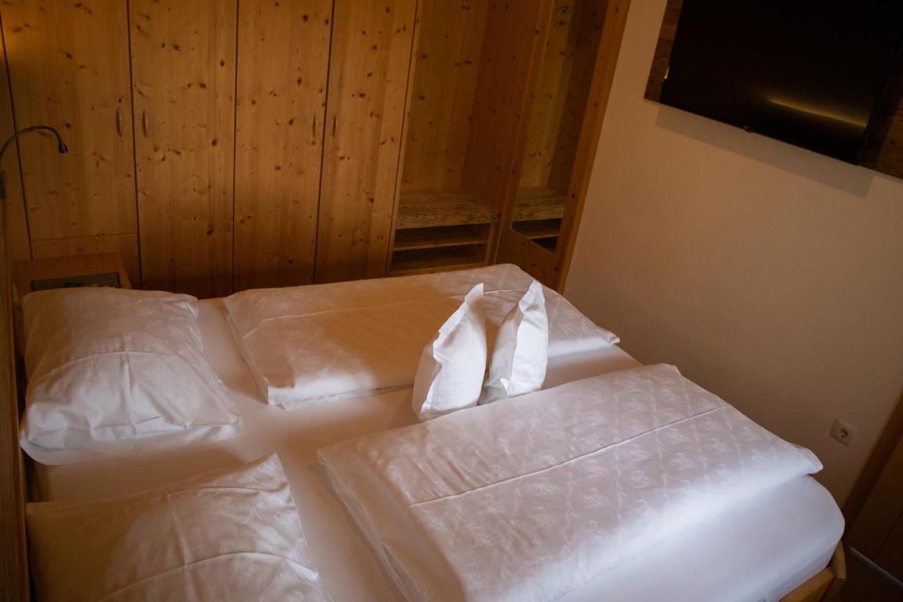 Schwarzplatterhof Apartment เมราโน ภายนอก รูปภาพ
