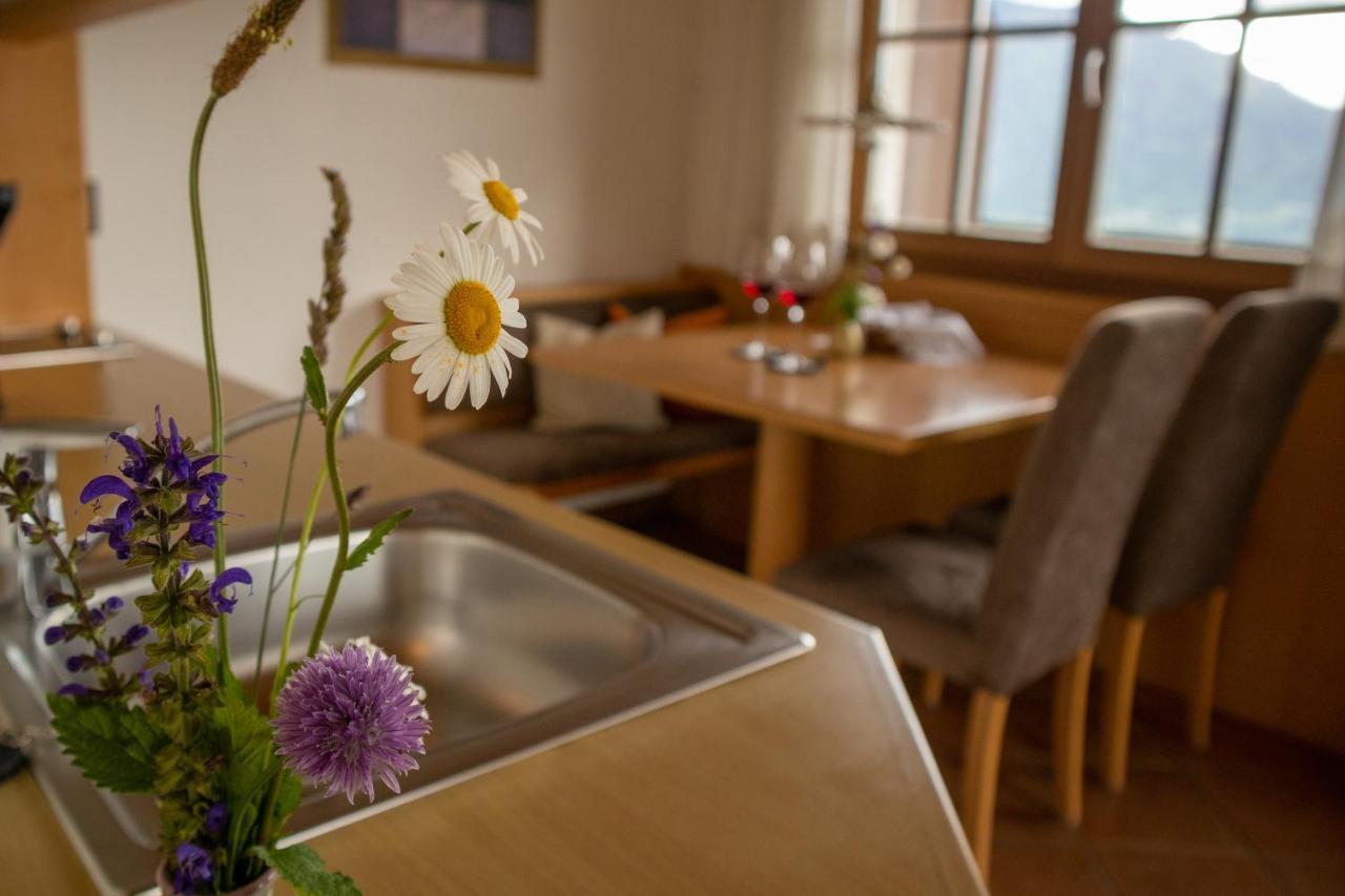 Schwarzplatterhof Apartment เมราโน ภายนอก รูปภาพ