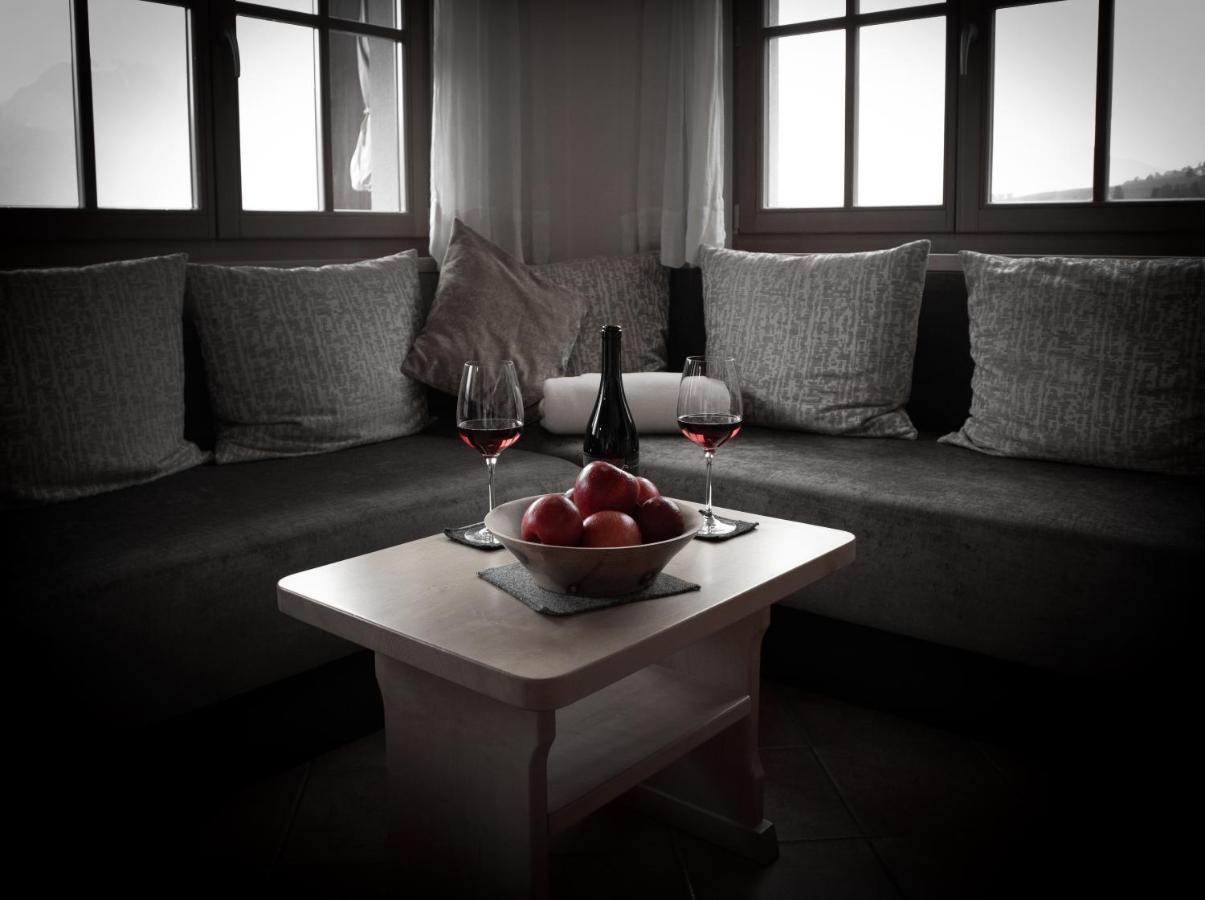 Schwarzplatterhof Apartment เมราโน ภายนอก รูปภาพ